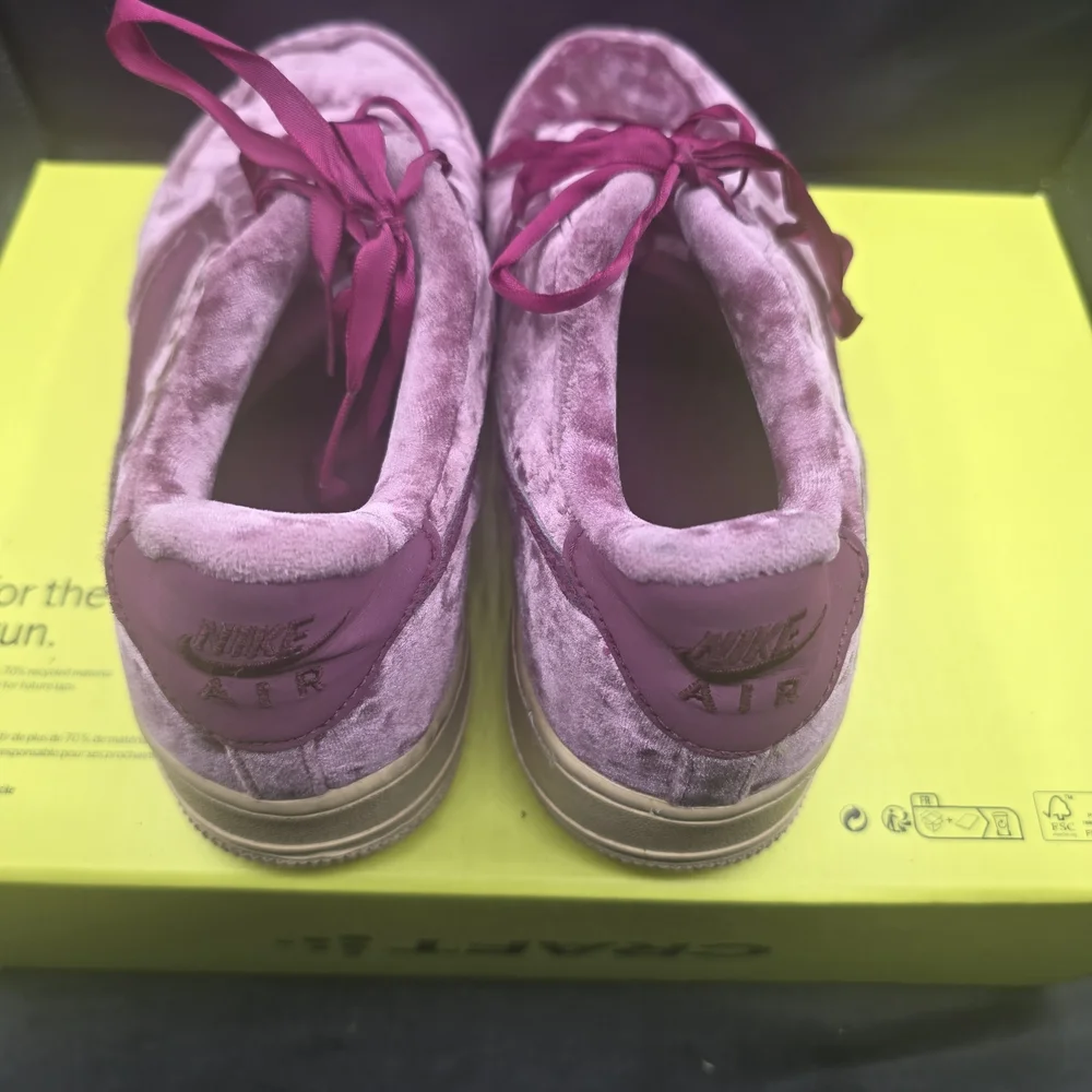Nike‎ Women's Sneakers in Velvet Pink